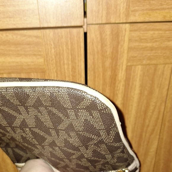 Michael Kors- Jet Set Crossbody Bag (Brown And Tan) W/ Wallet - Picture 7 of 12